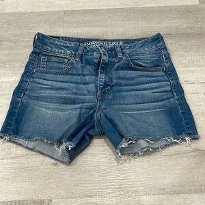AE STRIGID SUPER HIGH-WAISTED RELAXED DENIM SHORT